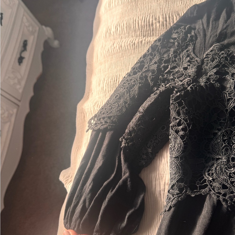 Knox Rose Black Lace Blouse - Picture 2 of 4